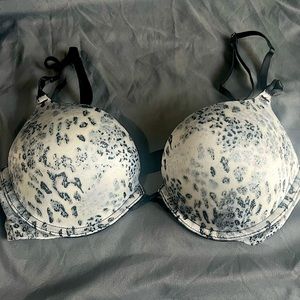 Victoria’s Secret Bombshell plunge push-up bra